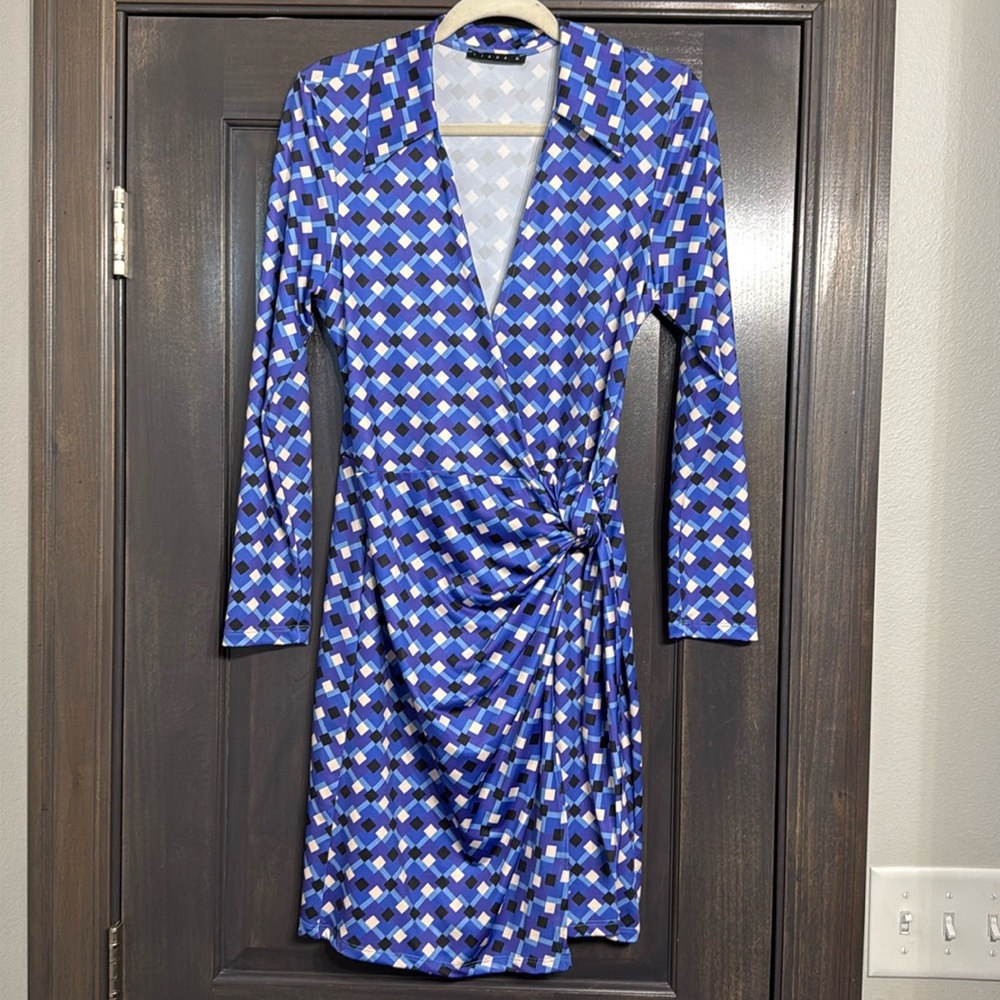 Tiana B. NWOT‎ Women's knee length wrap print Dress Size S